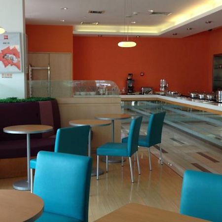 Ibis Qingdao Ningxia Road Hotell Exteriör bild