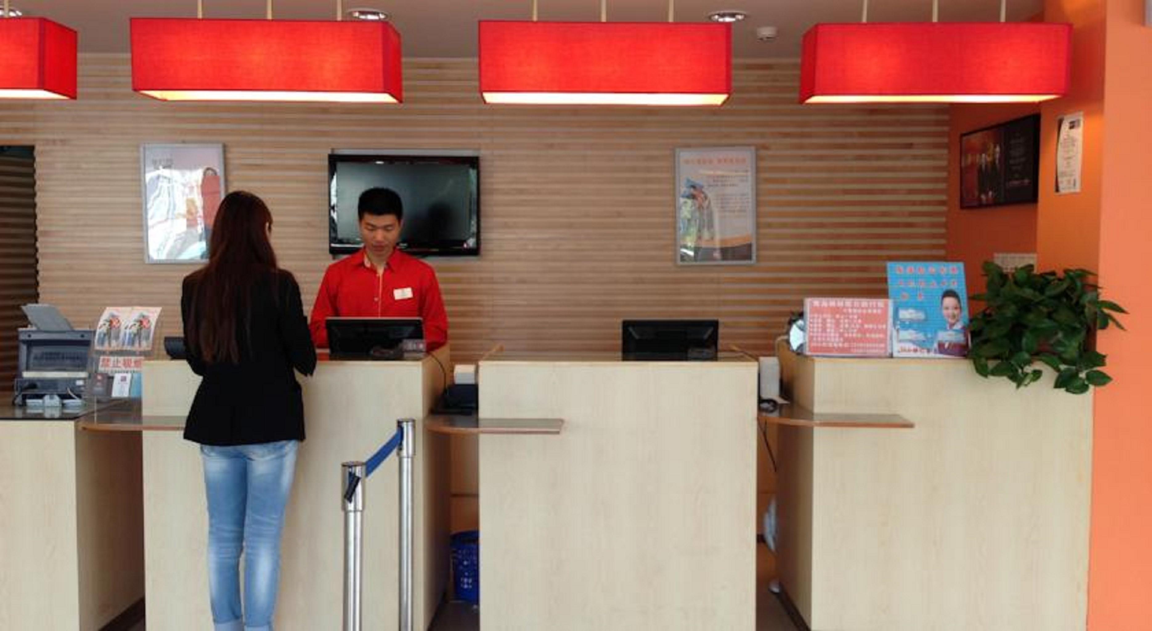 Ibis Qingdao Ningxia Road Hotell Exteriör bild