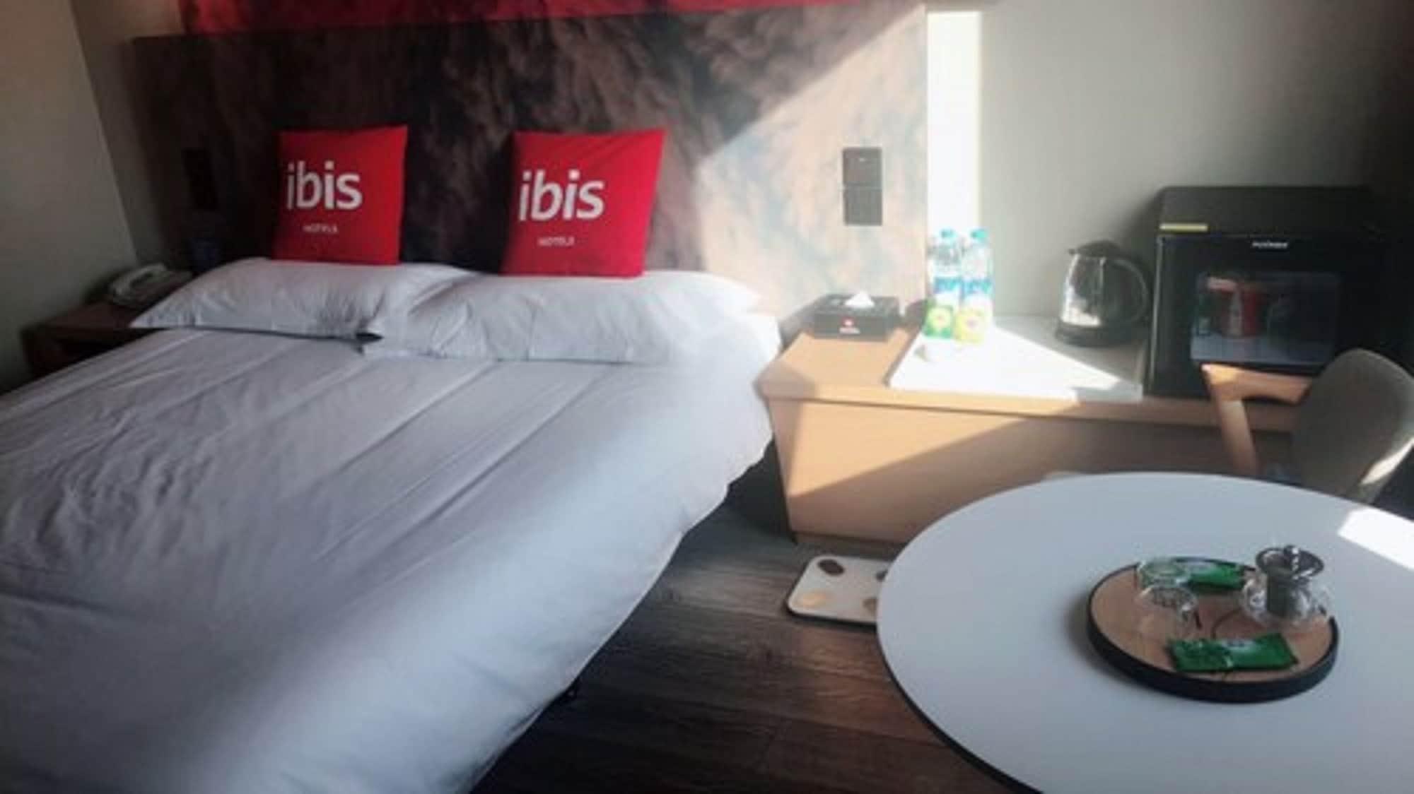 Ibis Qingdao Ningxia Road Hotell Exteriör bild