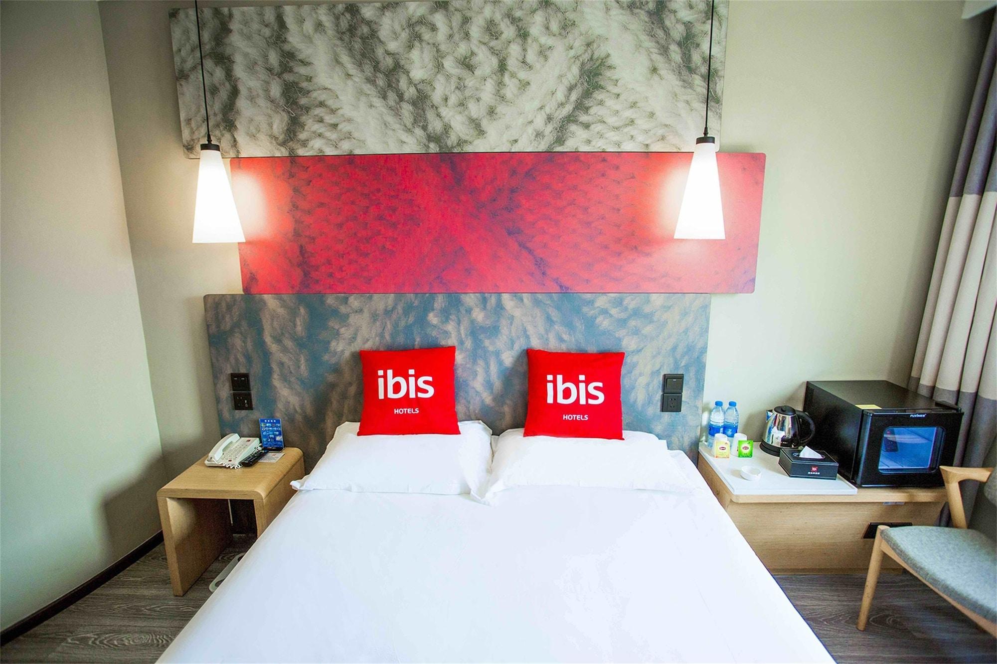 Ibis Qingdao Ningxia Road Hotell Exteriör bild