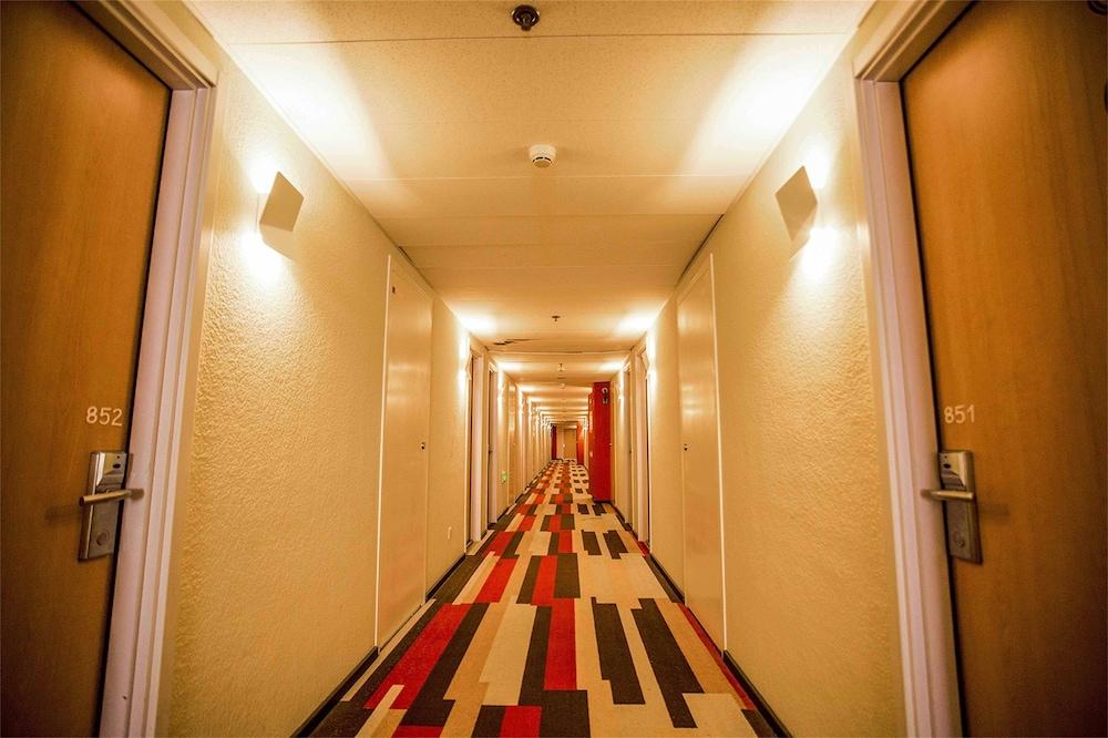 Ibis Qingdao Ningxia Road Hotell Exteriör bild