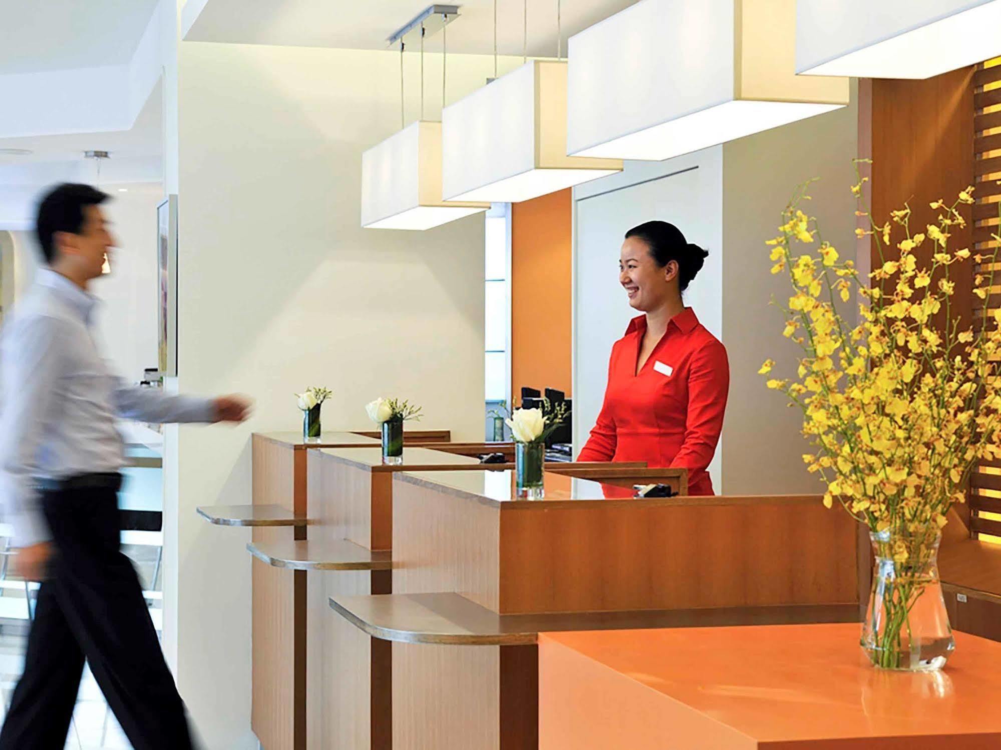 Ibis Qingdao Ningxia Road Hotell Exteriör bild