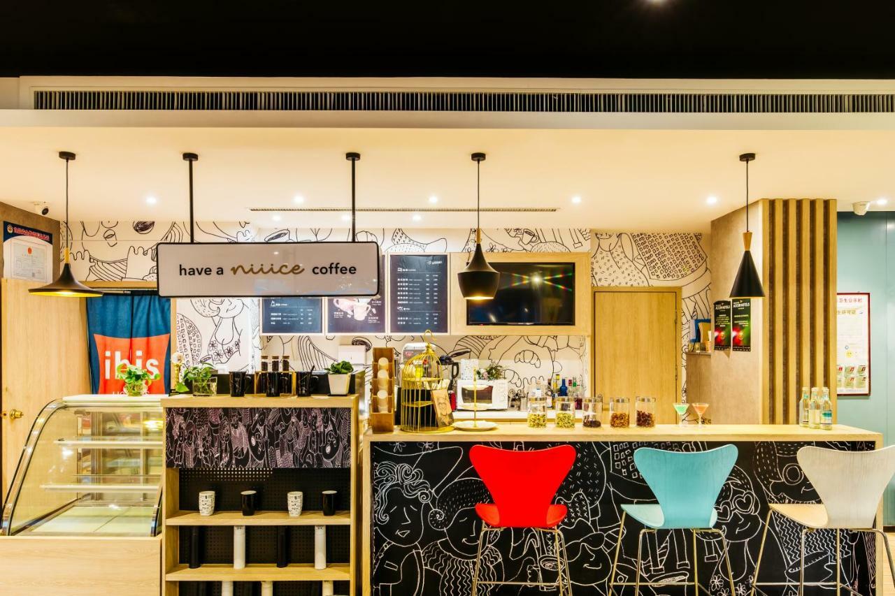 Ibis Qingdao Ningxia Road Hotell Exteriör bild