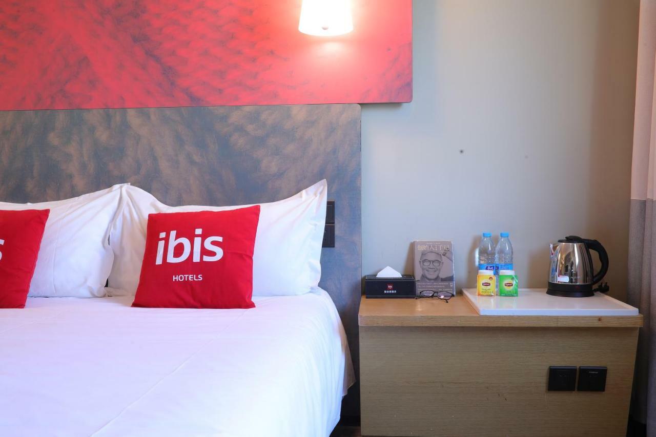 Ibis Qingdao Ningxia Road Hotell Exteriör bild