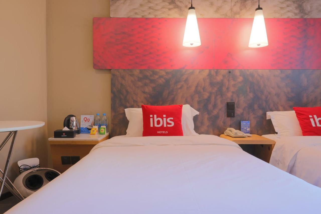 Ibis Qingdao Ningxia Road Hotell Exteriör bild