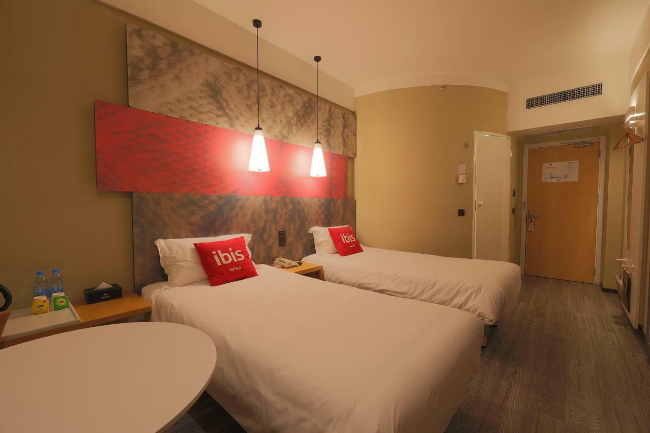 Ibis Qingdao Ningxia Road Hotell Exteriör bild