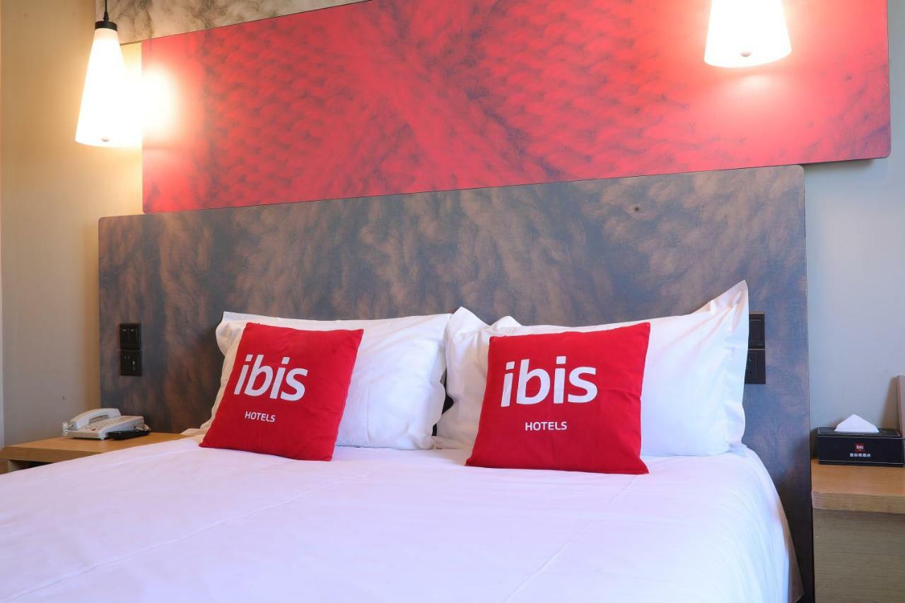 Ibis Qingdao Ningxia Road Hotell Exteriör bild