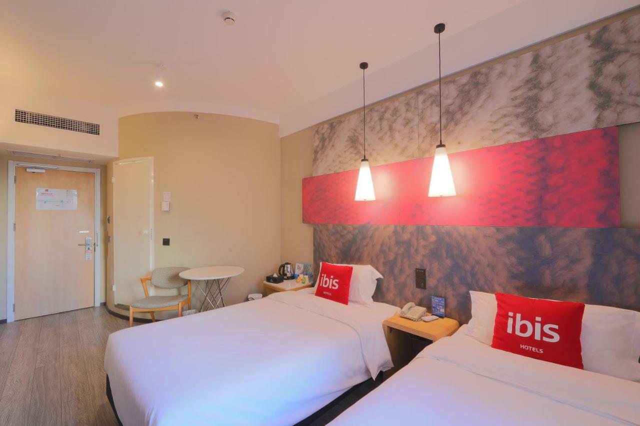 Ibis Qingdao Ningxia Road Hotell Exteriör bild
