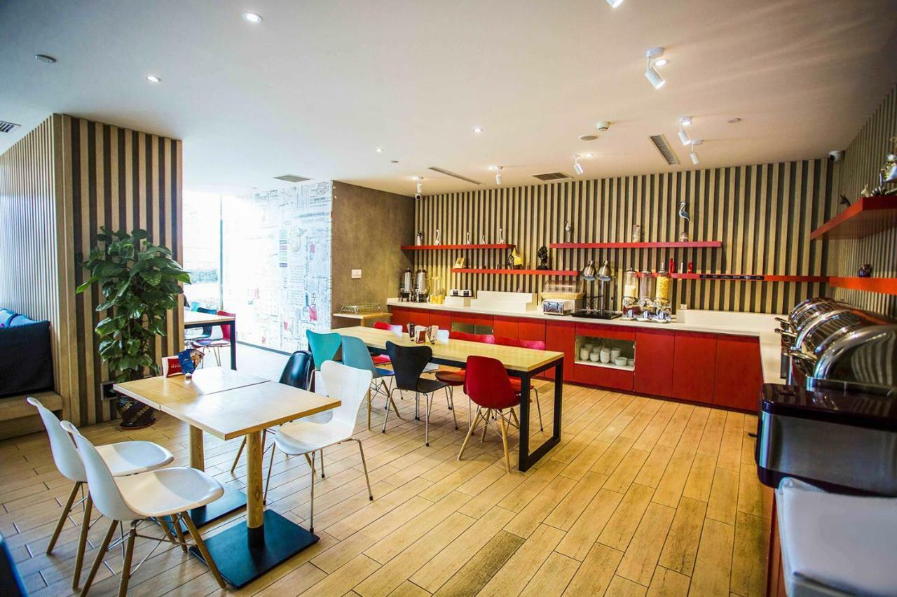 Ibis Qingdao Ningxia Road Hotell Exteriör bild